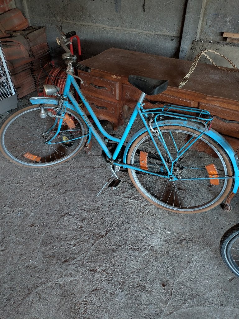 Oude damesfiets om op te maken, Ophalen, Gebruikt, Velgrem, (Extra) lage instap