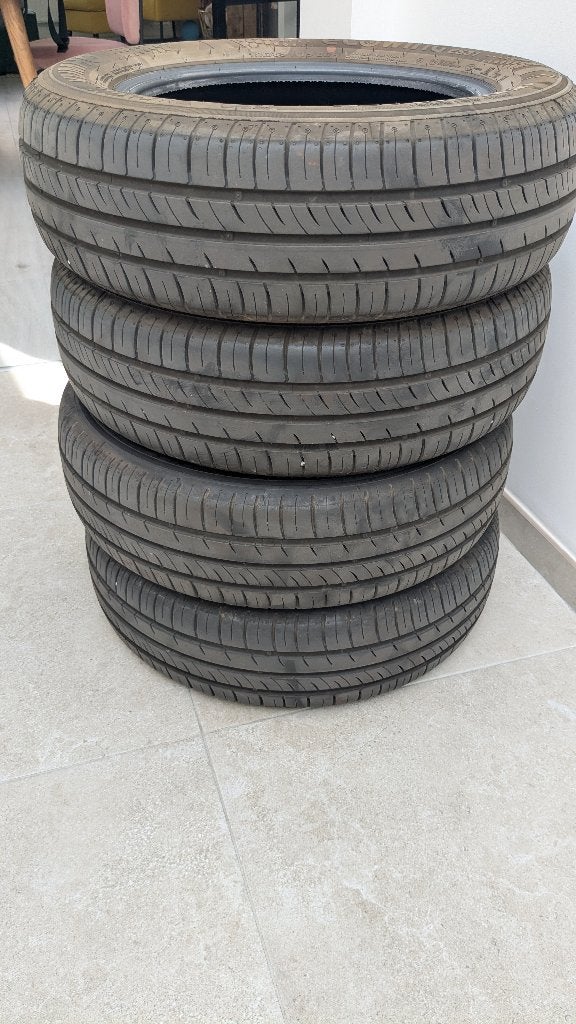 Kumho Ecowing 185/65 r15 88h | nog geen 5000km!, Autos : Pièces & Accessoires, Pneus & Jantes, Neuf, 15 pouces, Véhicule de tourisme