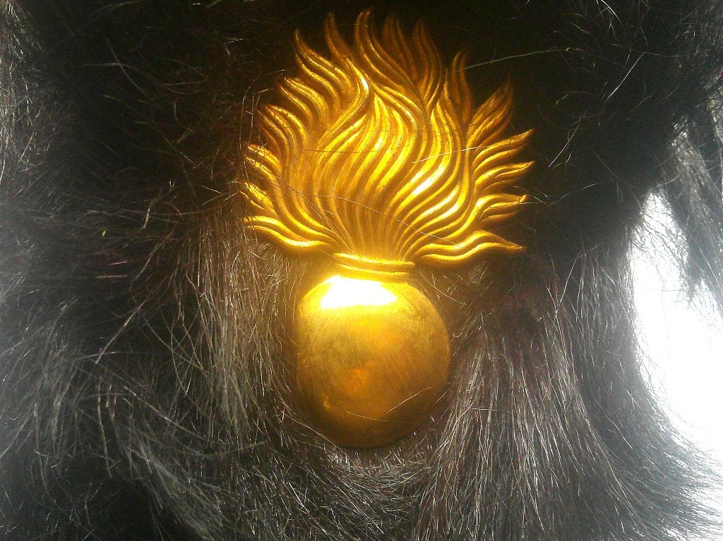 Bonnet ourson de grenadier belge ou de gendarme d'avant 1914, Envoi, Armée de terre, Casque ou Béret