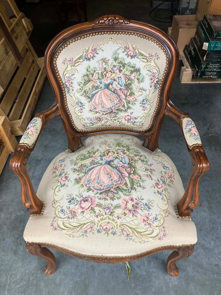 Louis XV-stijl fauteuil, Enlèvement