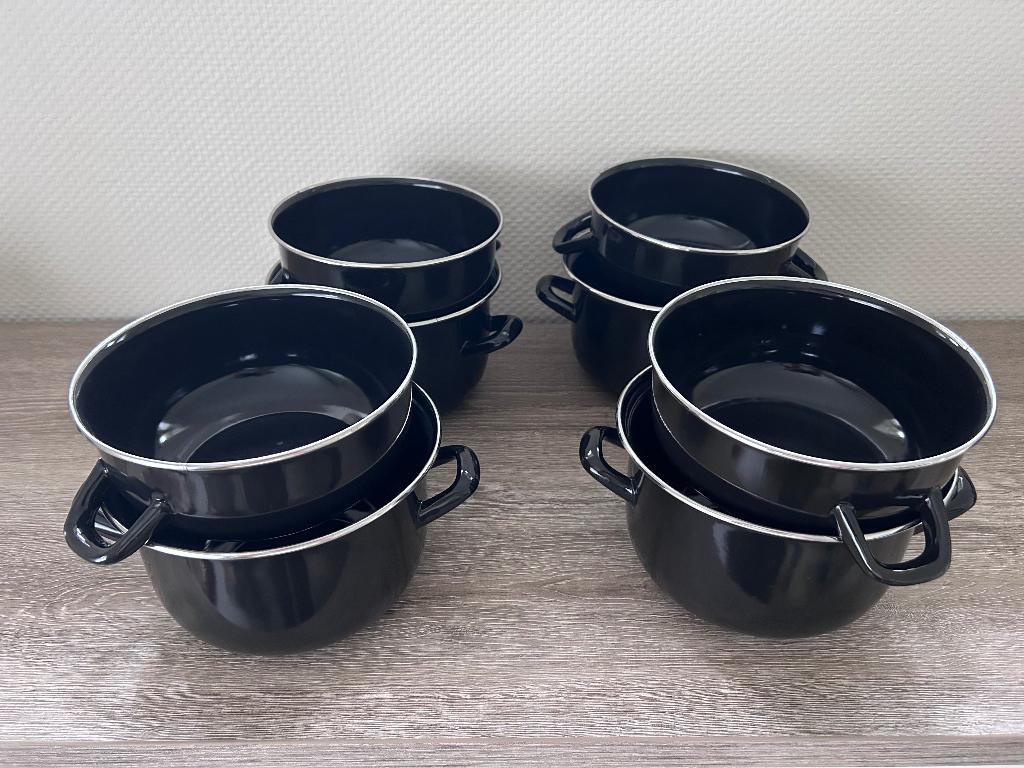 Set van vier mosselpotten, Huis en Inrichting, Keuken | Potten en Pannen, Ophalen, Zo goed als nieuw, Overige materialen, Pot, Bus of Blik