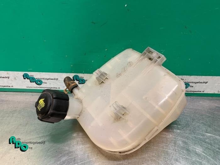 Réservoir d'expansion d'un Renault Twingo (Twingo 07-), Renault, -, 3 mois de garantie, Utilisé