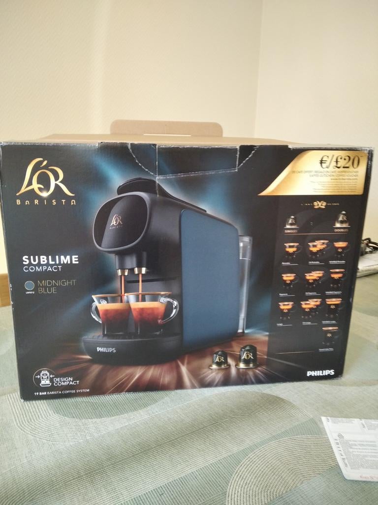POUR DES CUPS, Neuf, Machine à espresso, Réservoir d'eau amovible, 2 à 4 tasses