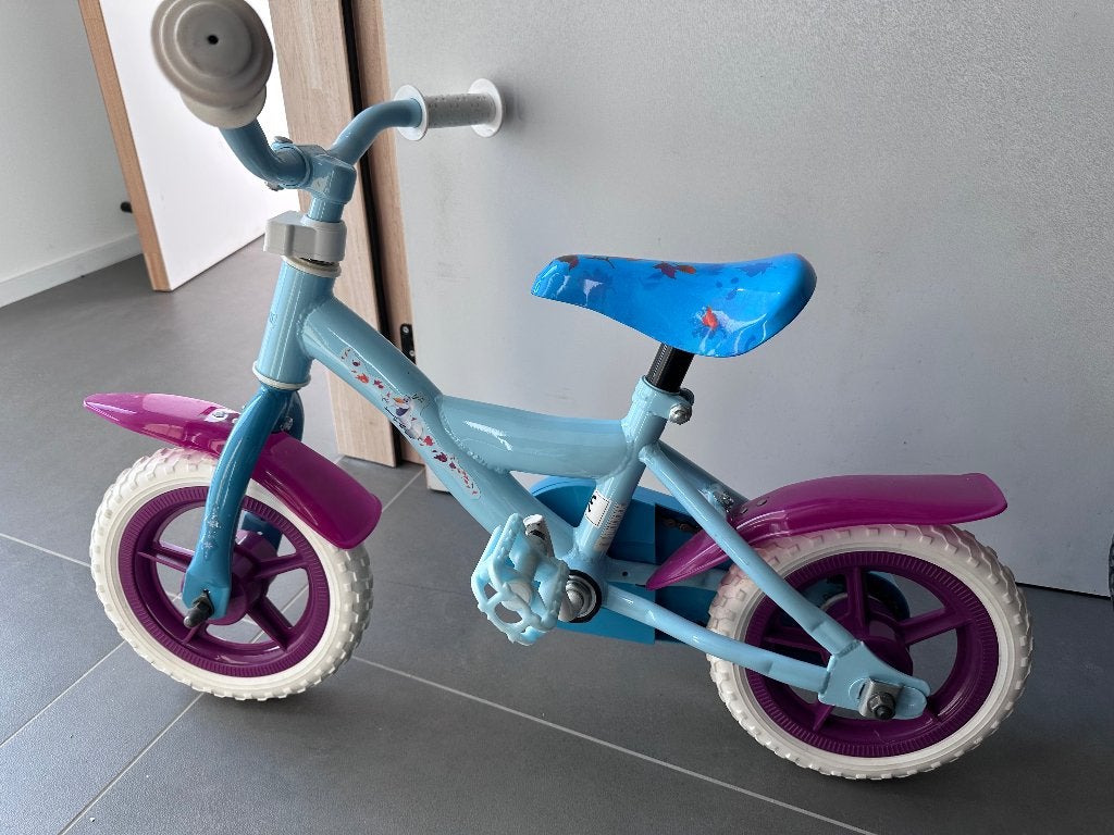 Vélo Fille 10 pouces Disney Frozen Reine des neiges, Disney, Enlèvement ou Envoi, Frein à rétropédalage, Comme neuf