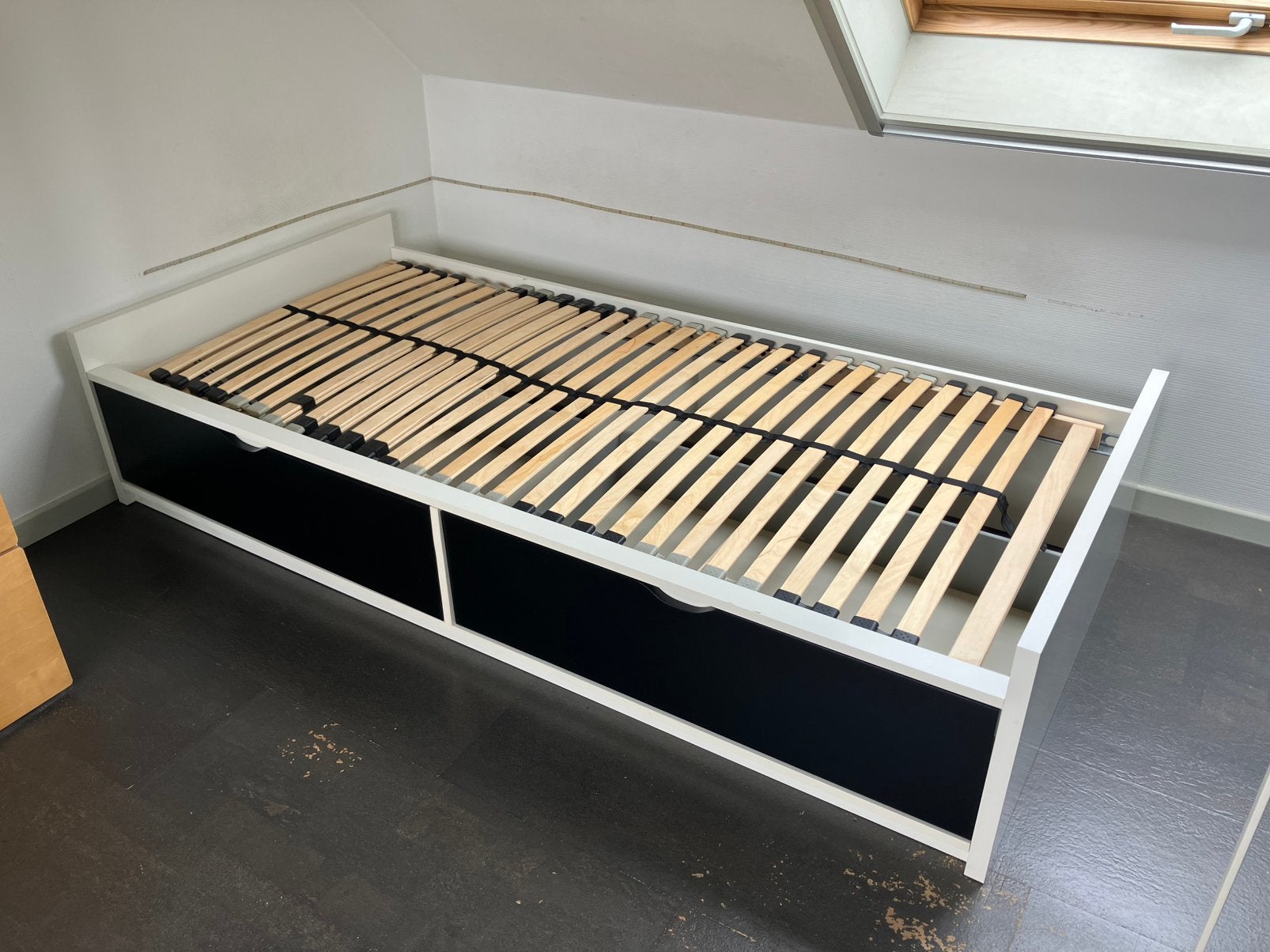 Bed met 2 lades en lattenbodem - 90X200 - Ikea ODDA, Huis en Inrichting, Ophalen, Zo goed als nieuw