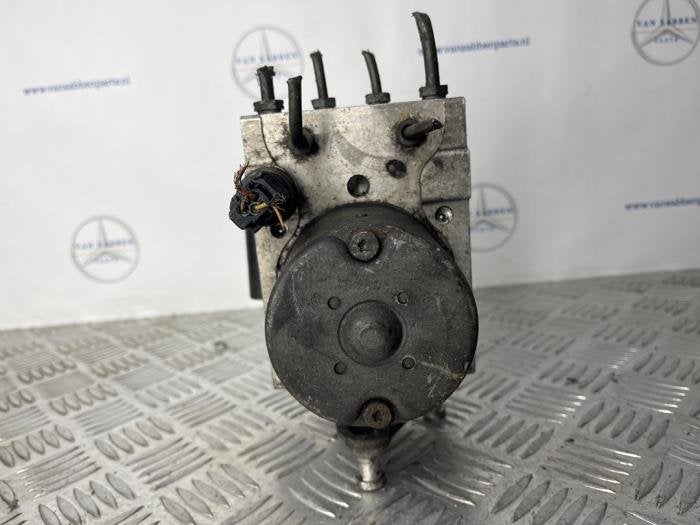 Pompe ABS d'un Mercedes Vito, -, 3 mois de garantie, Utilisé, -