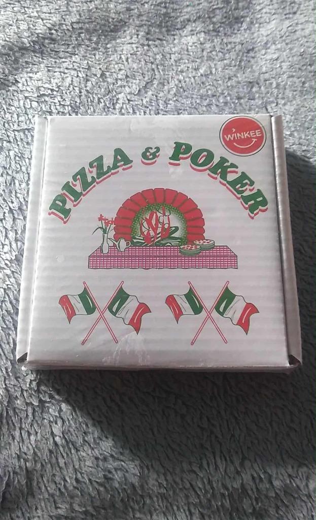kaartspel pizza en poker kaarten in de vorm van een pizzapun, Ophalen of Verzenden, Nieuw