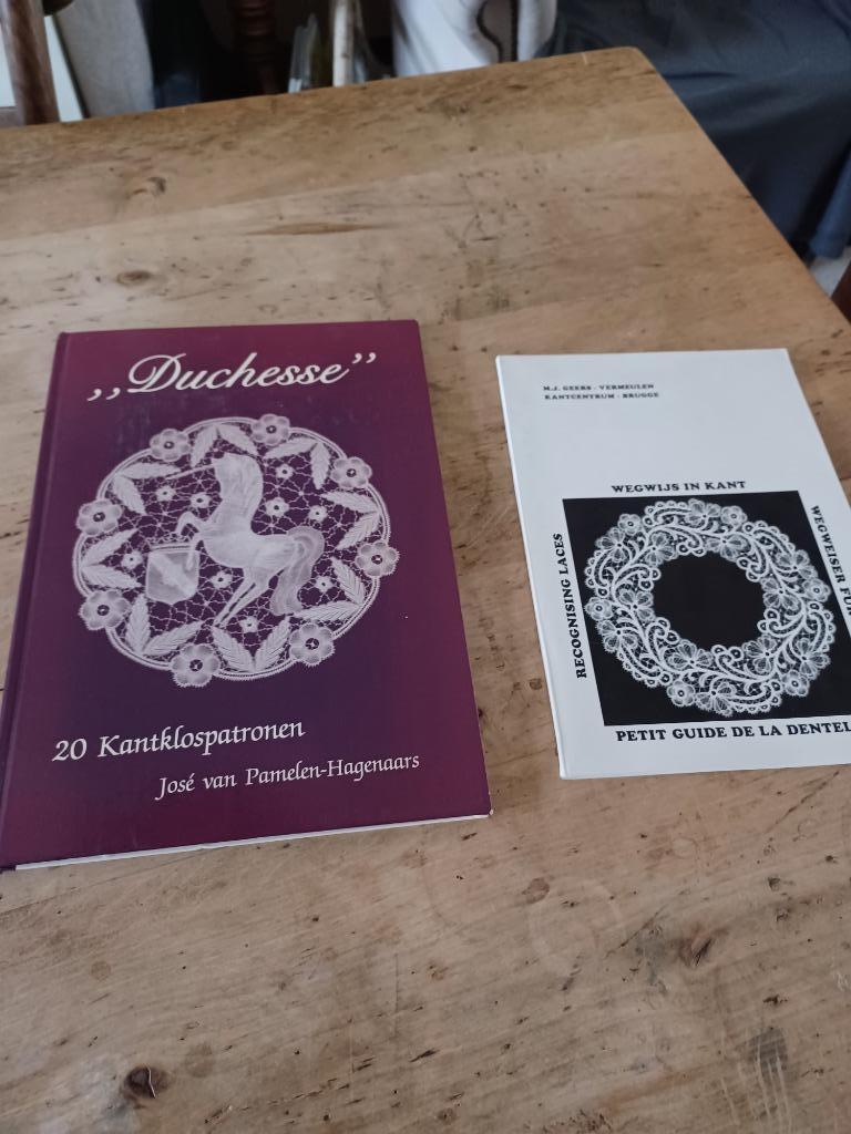 Boeken voor de kantklosser (2) vanaf 6 euro, Ophalen of Verzenden