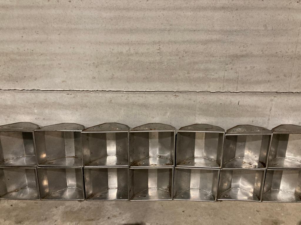 inox eetbakken varkens