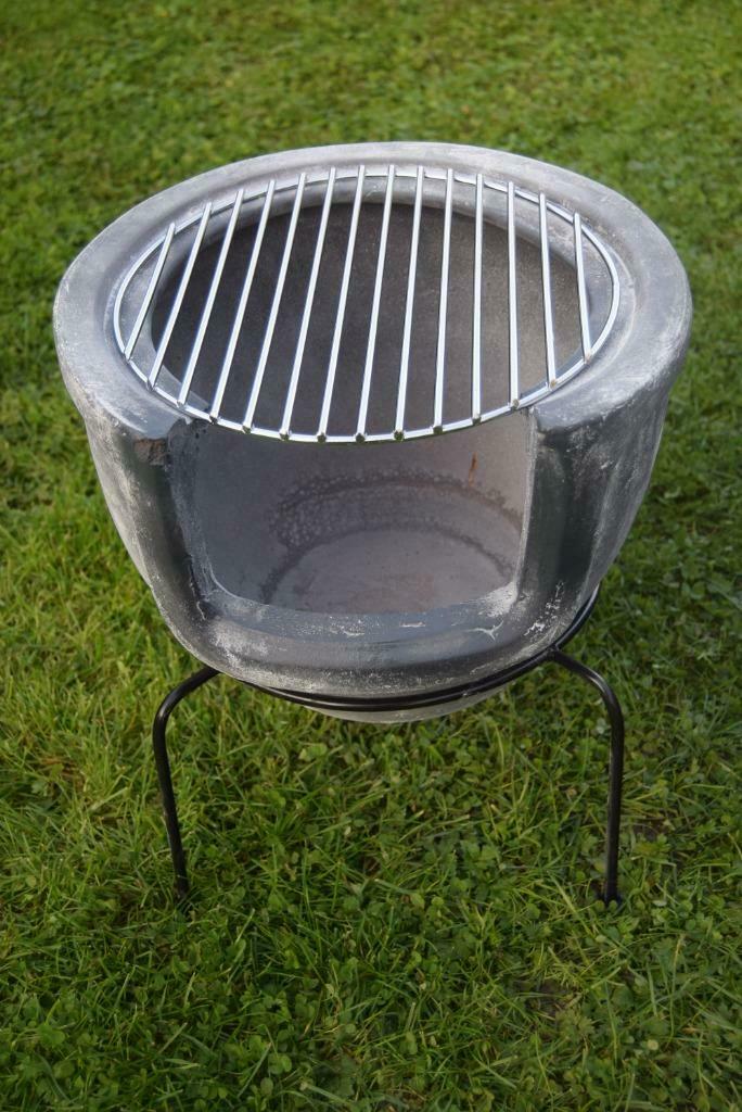 Braséro mexicain,bbq sur trépied en fer forgé (hauteur 80 cm, Enlèvement, Neuf, Avec accessoires