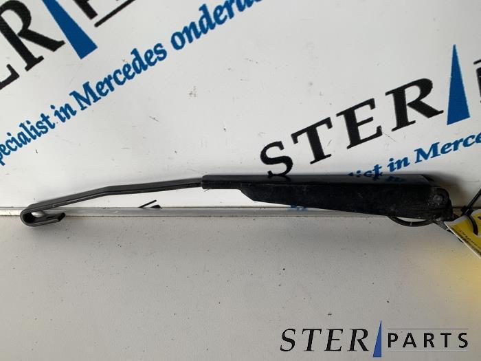 Ruitenwisserarm achter van een Mercedes ML-Klasse, Auto-onderdelen, Ruiten en Toebehoren, Mercedes-Benz, Gebruikt, 3 maanden garantie