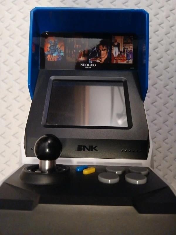 NeoGeo Mini avec 123 jeux inclus, Enlèvement ou Envoi, Comme neuf