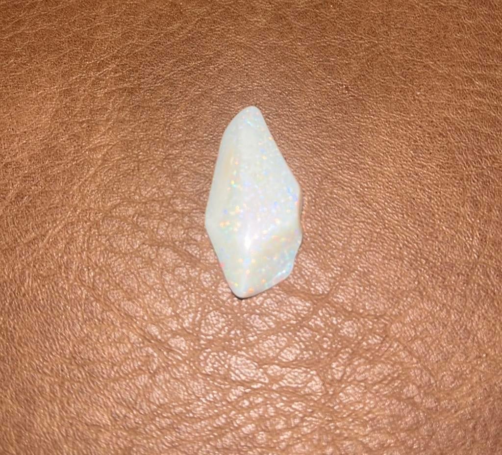 Witte opaal steentje - 2,91gram - 30mm x 13mm x 9mm, Ophalen of Verzenden, Nieuw