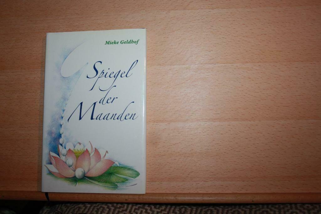 Nieuwstaat : Spiegel de maanden – Mieke Geldhof, Boeken, Ophalen of Verzenden, Zo goed als nieuw, Eén auteur