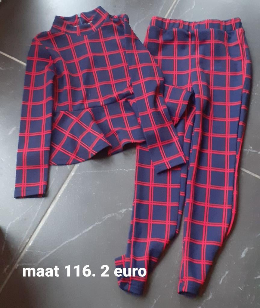 Meisjes set broek met tuniek. 2 euro set maat 116., Ophalen of Verzenden, Gebruikt, Broek