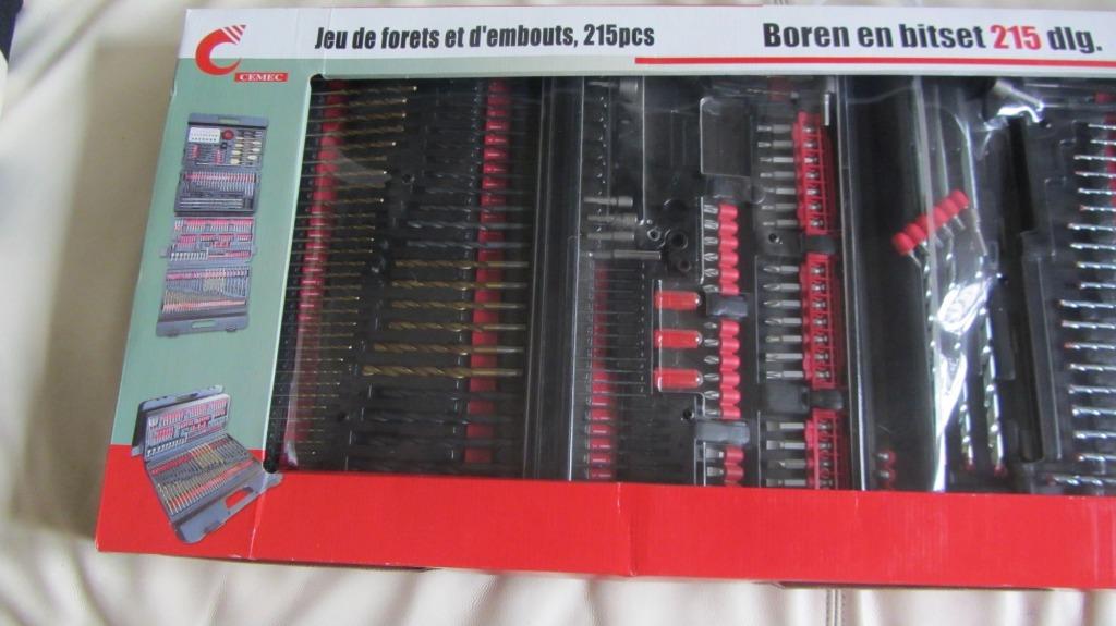 215 embouts et forets neufs, Enlèvement, Neuf