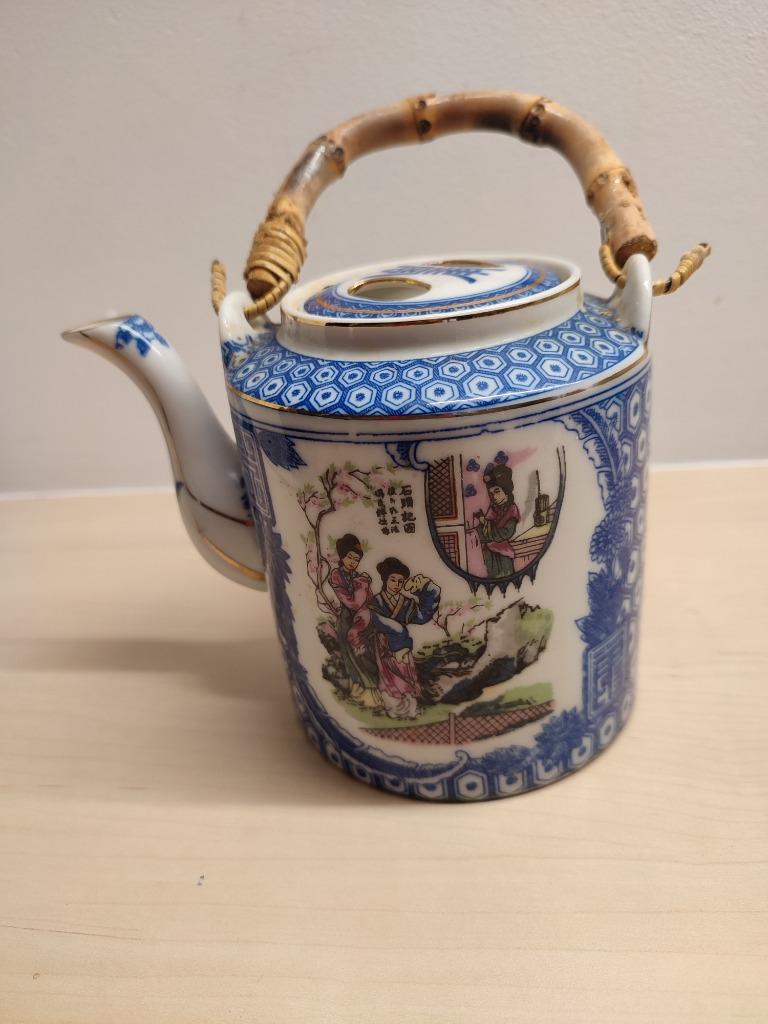 "Porseleinen" theepot, Ophalen of Verzenden