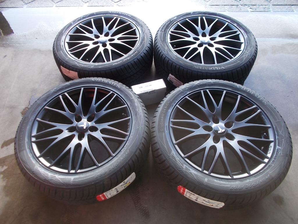 NIEUWE TESLA MODEL Y + 3 VELGEN + WINTERBANDEN 255 45 R19, Ophalen of Verzenden, Nieuw