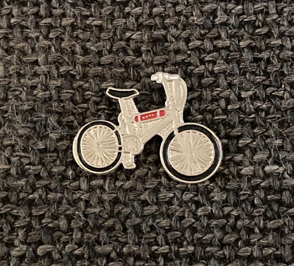 PIN - BMX - FIETS - VELO - BIKE, Verzenden, Gebruikt, Sport, Speldje of Pin