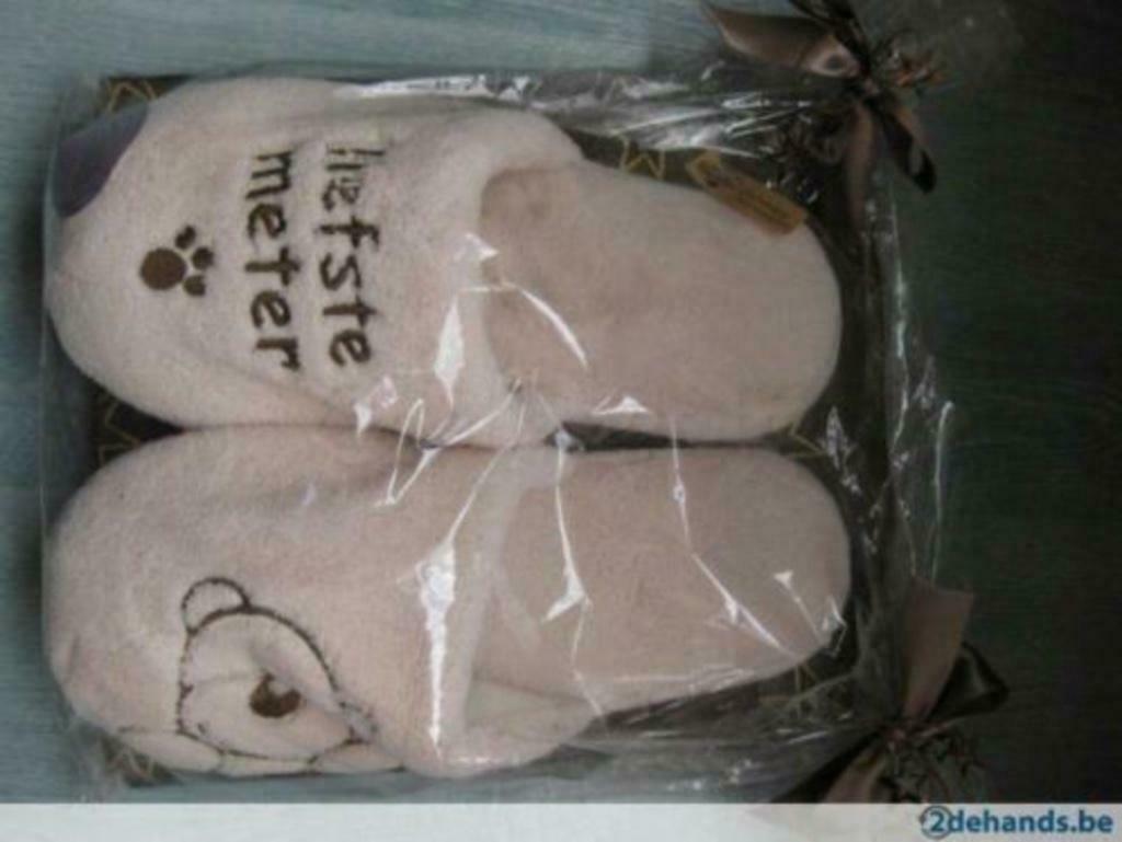 Pantoffels “Liefste meter” ( NIEUW), Ophalen of Verzenden, Nieuw, Overige kleuren, Overige typen
