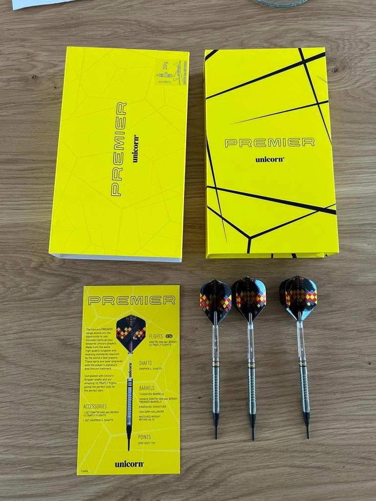 Unicorn Softtip Premier Dimitri Van Den Bergh 70% 20 gram, Ophalen, Zo goed als nieuw, Pijlen