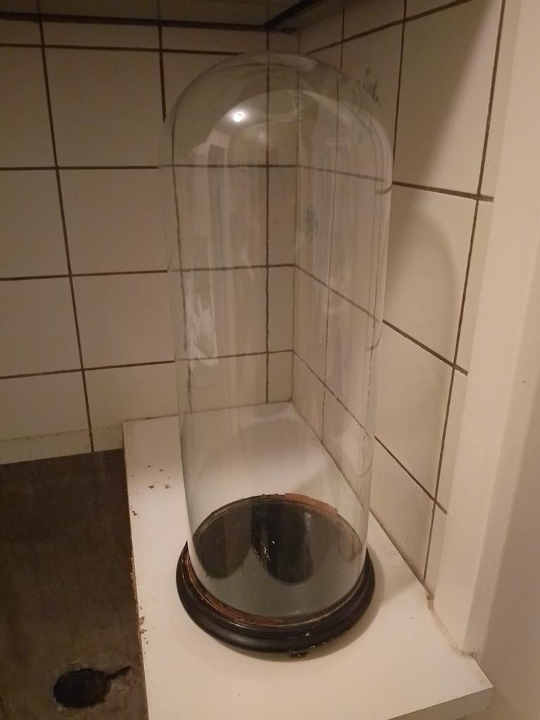 Glazen stolp, Ophalen