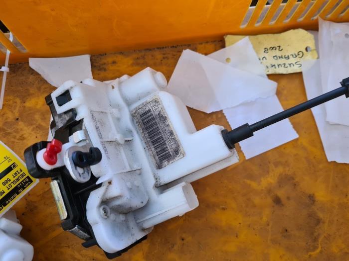 Serrure portière mécanique 2portes gauche d'un Fiat 500, Enlèvement ou Envoi, 3 mois de garantie, Utilisé, Fiat