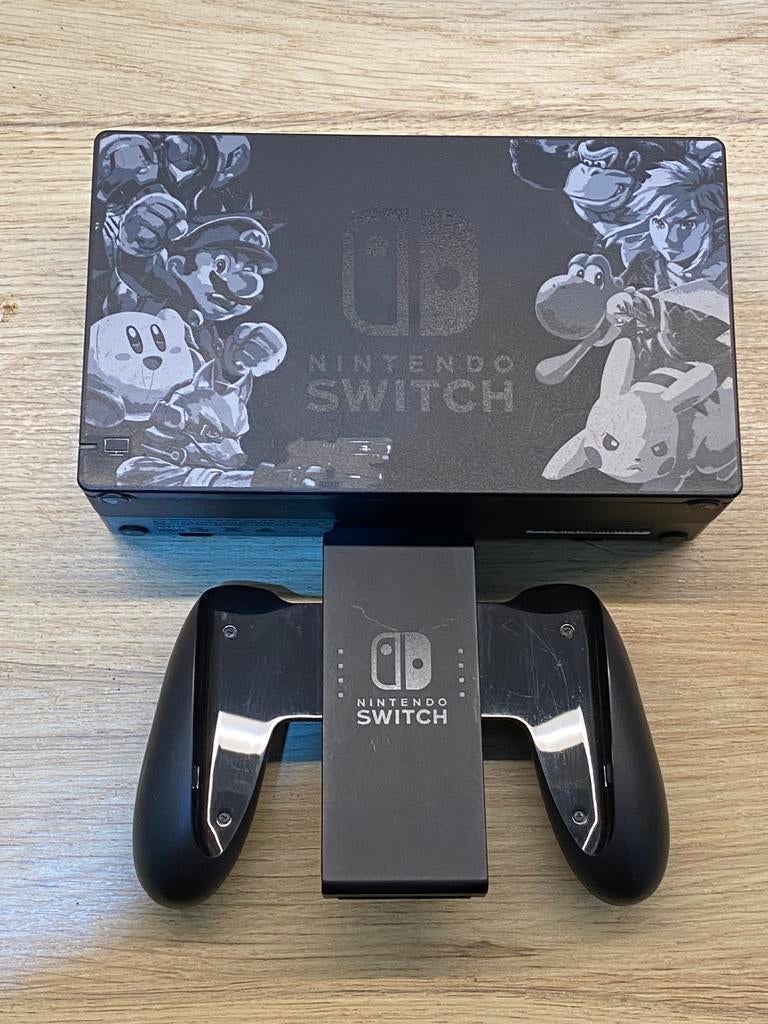 Nintendo Switch-dock Super Smash Bros Ultimate EDITION, Games en Spelcomputers, Ophalen of Verzenden, Zo goed als nieuw