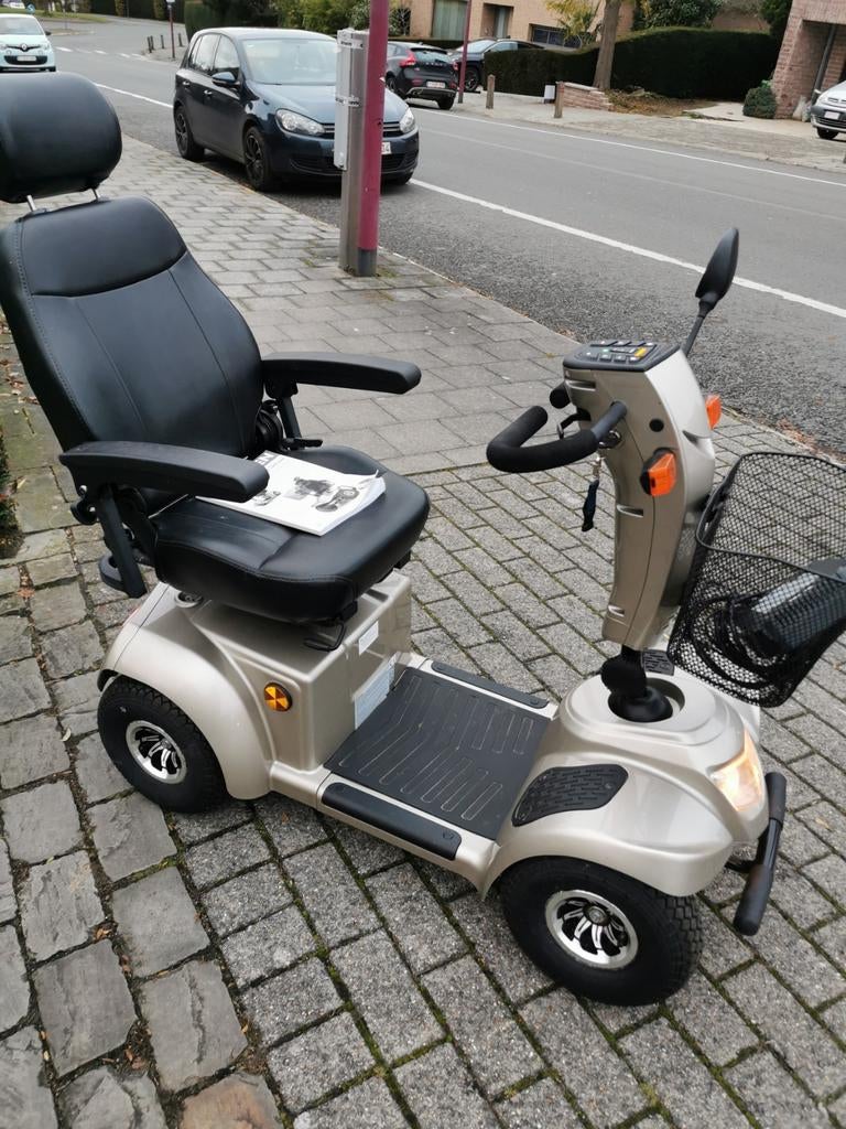Elektrische scootmobiel inclusief twee nieuwaccu's0488826971, Ophalen of Verzenden, Inklapbaar, Zo goed als nieuw, Elektrische rolstoel