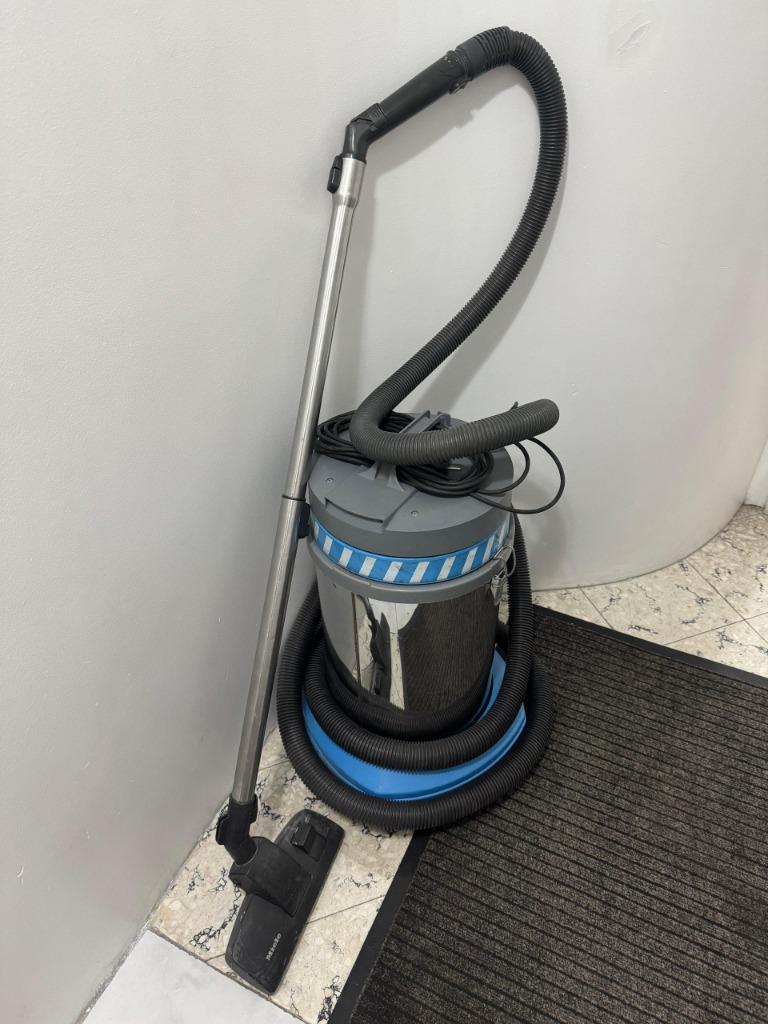 Aspirateur professionnel, pour garage, chantier, maison, Enlèvement ou Envoi, Comme neuf, Aspirateur