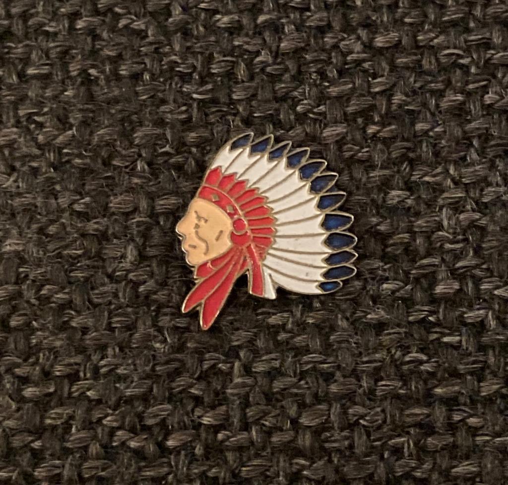 PIN - NATIVE AMERICAN - INDIAAN - AMERICAIN DE NAISSANCE, Verzenden, Gebruikt, Overige onderwerpen, Speldje of Pin