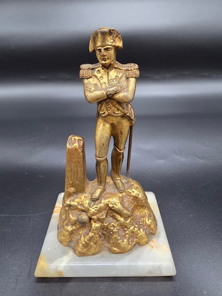 bronzen beeld van Napoleon Bonaparte verguld, Ophalen