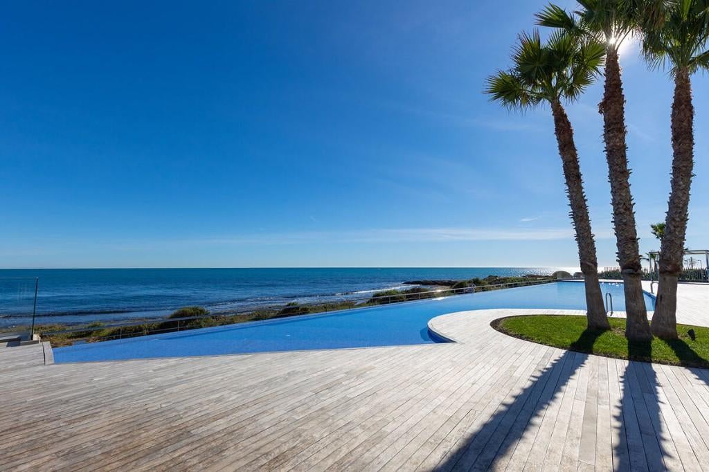Exclusief appartement in Punta Prima, Immo, Buitenland, Spanje, 2 kamers, Punta Prima., 122 m²