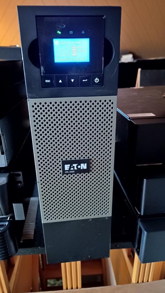 UPS EATON 5PX3000/2700W- 3U - 19"- korte inbouw- new battery, Computers en Software, Noodvoedingen (UPS), Verzenden, Refurbished