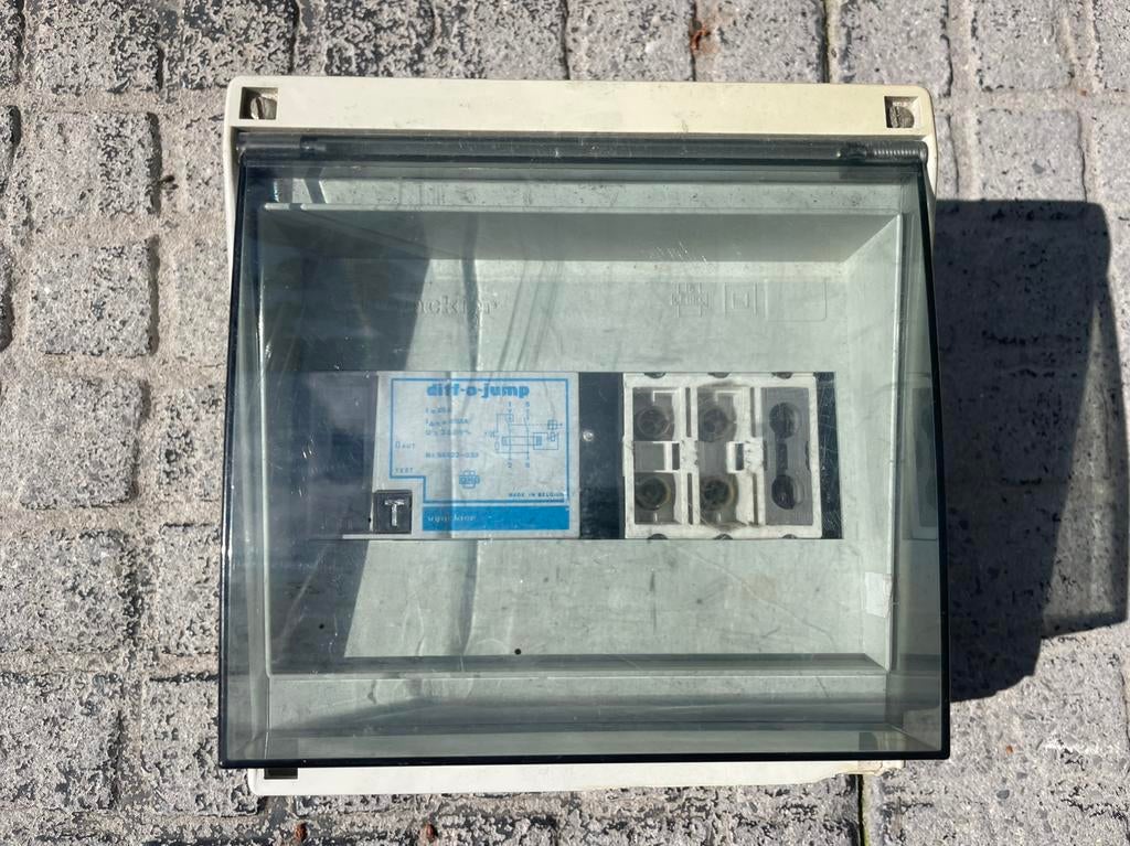 Boîte à fusibles avec interrupteur de perte de courant, Bricolage & Construction, Enlèvement ou Envoi, Comme neuf