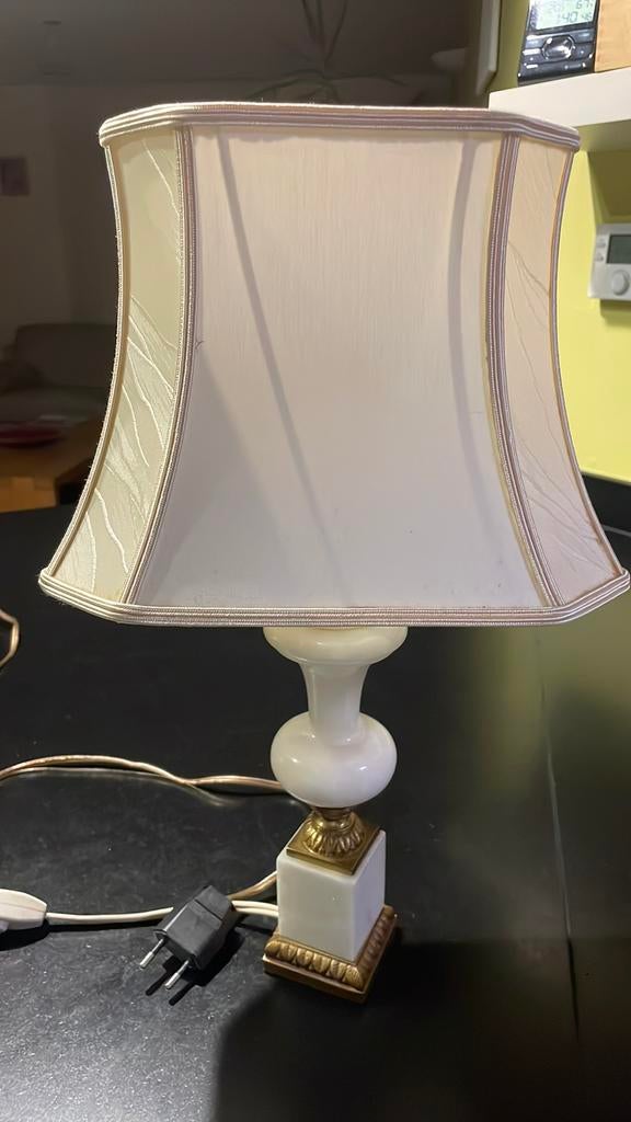 Lampe de table élégante avec base en marbre, Enlèvement, Comme neuf
