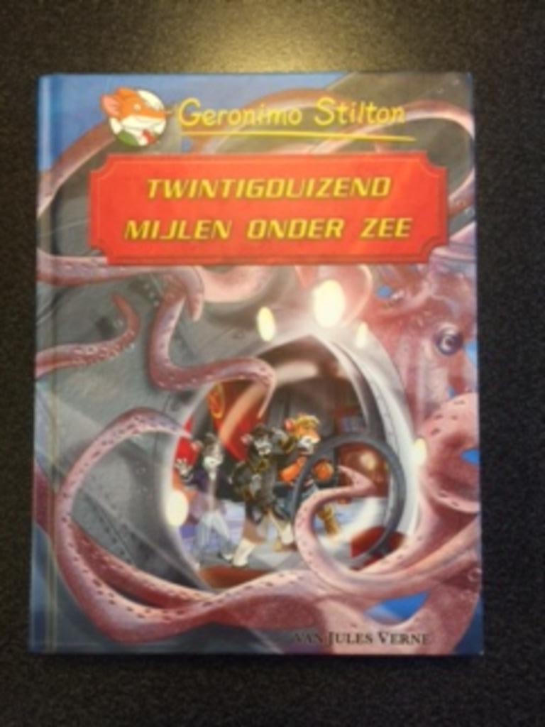 boek Geronimo Stilton '20000 mijlen onder zee' heel goede st, Boeken, Ophalen, Geronimo Stilton, Zo goed als nieuw, Fictie