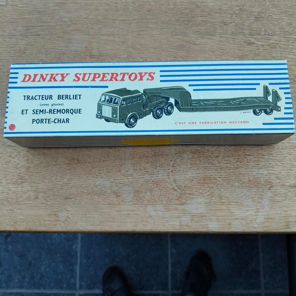 Dinky toys Berliet tractor en tankoplegger ref 890, Ophalen of Verzenden, Zo goed als nieuw