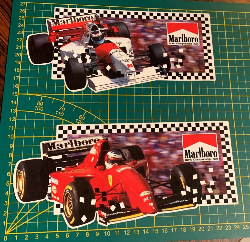 Lot 2x Stickers 1995 Schumacher Ferrari- McLaren Hakkinen, Verzamelen, Stickers, Ophalen of Verzenden