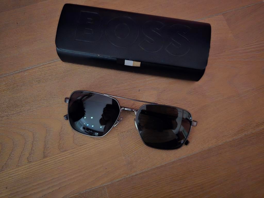 Lunettes de soleil Hugo Boss homme, Bijoux, Sacs & Beauté, Lunettes de Soleil & Lunettes | Hommes, Enlèvement, Comme neuf, Lunettes