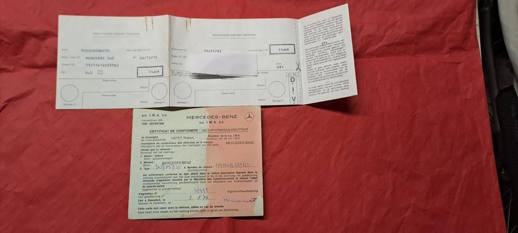 Papiers sur la Mercedes 240 de 1975, Enlèvement ou Envoi