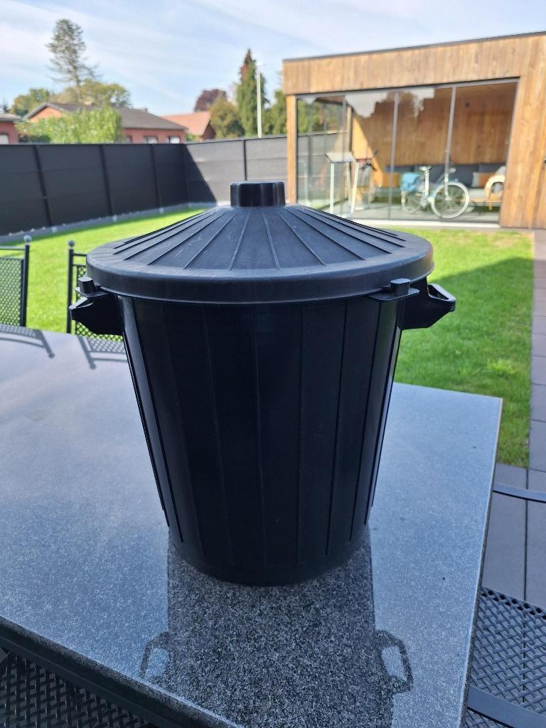 ton met deksel, Tuin en Terras, Ophalen, Gebruikt