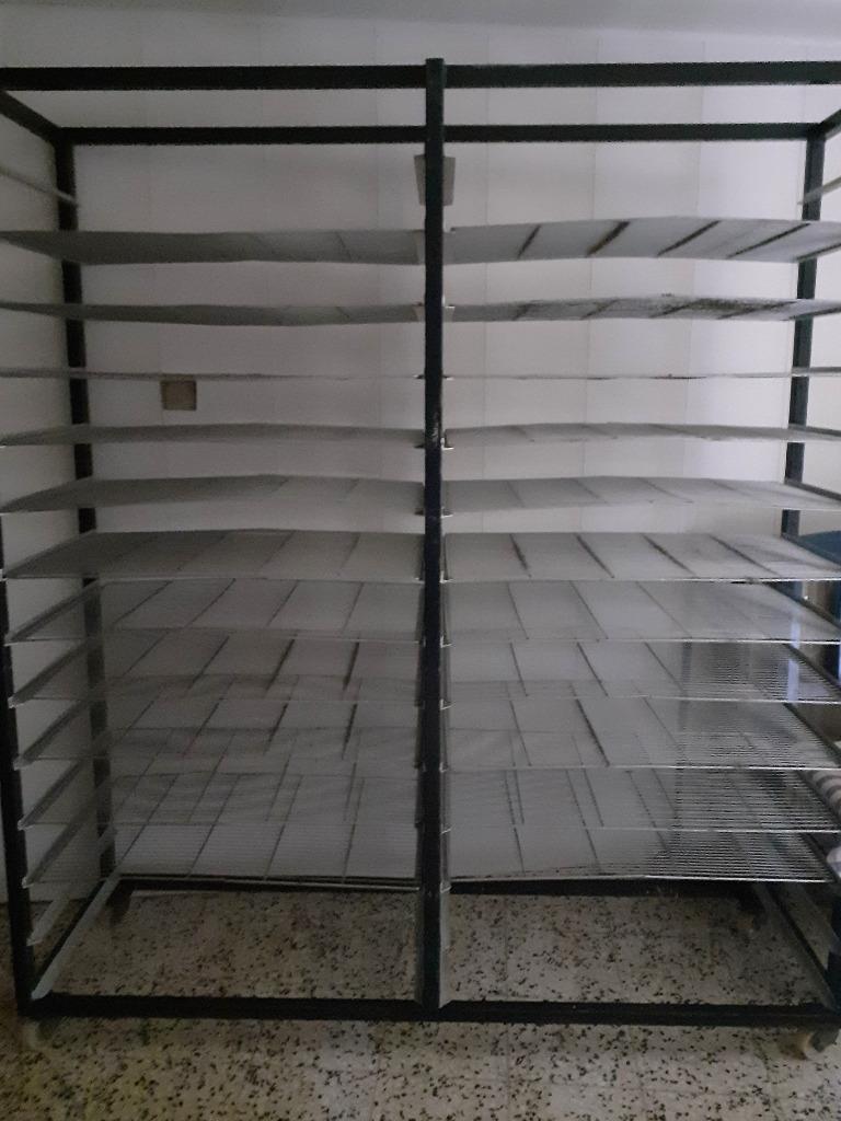 RAYONNAGE SUR ROUES + GRILLES INOX 160X50 CM, Enlèvement, Utilisé, Étalage