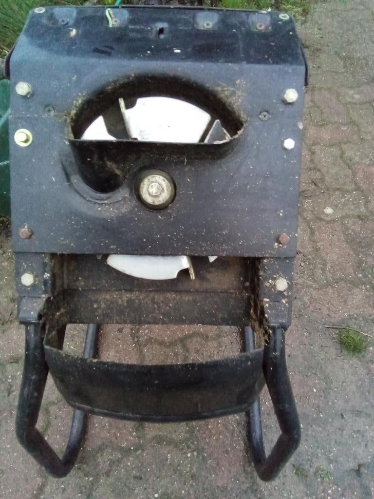 Black and Decker versnipperaar voor groene takken, Ophalen, Gebruikt, Elektrisch, Black & Decker