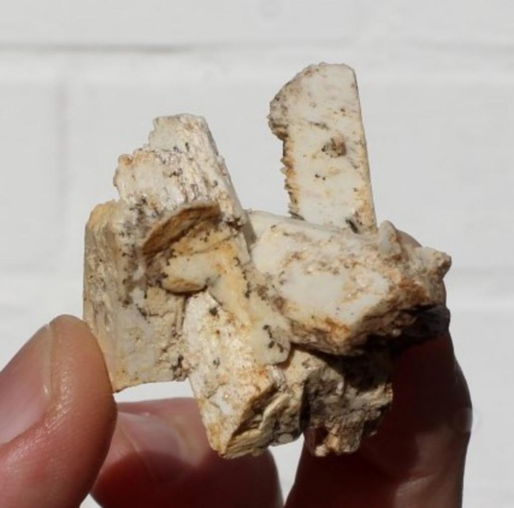 ORTHOKLAAS met TOERMALIJN uit Erongo in NAMIBIE, Verzamelen, Ophalen of Verzenden, Mineraal