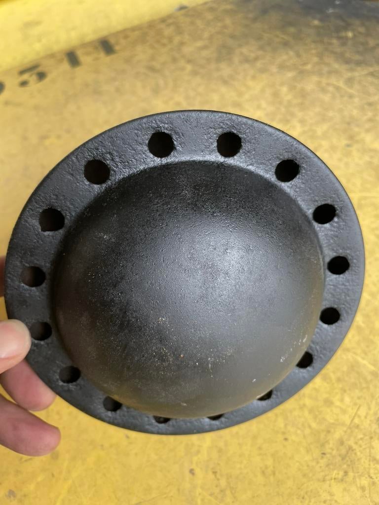 Bernard motor, uitlaten, curburatoren, benzine tanks, enz., Ophalen