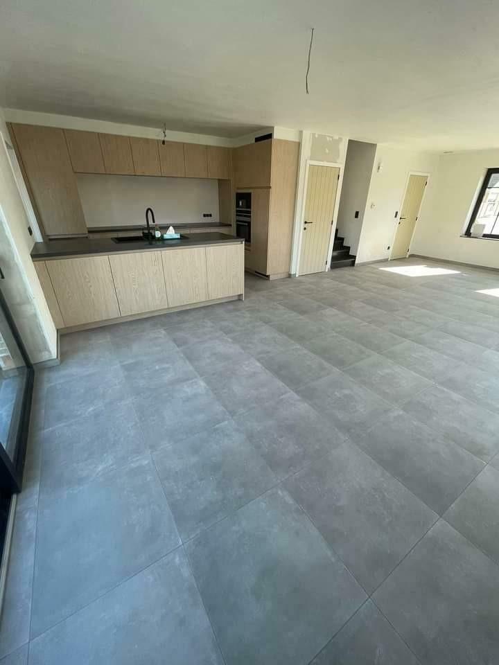 Ervaren professioneel vloerder- tegelzetter - terras, Garantie, Vloerbewerking of Renovatie