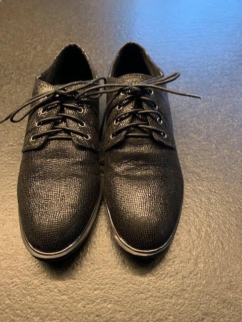 La Strada zwarte schoenen met gouden bies: maat 41, Schoenen met lage hakken, Zwart, Ophalen of Verzenden, La Strada