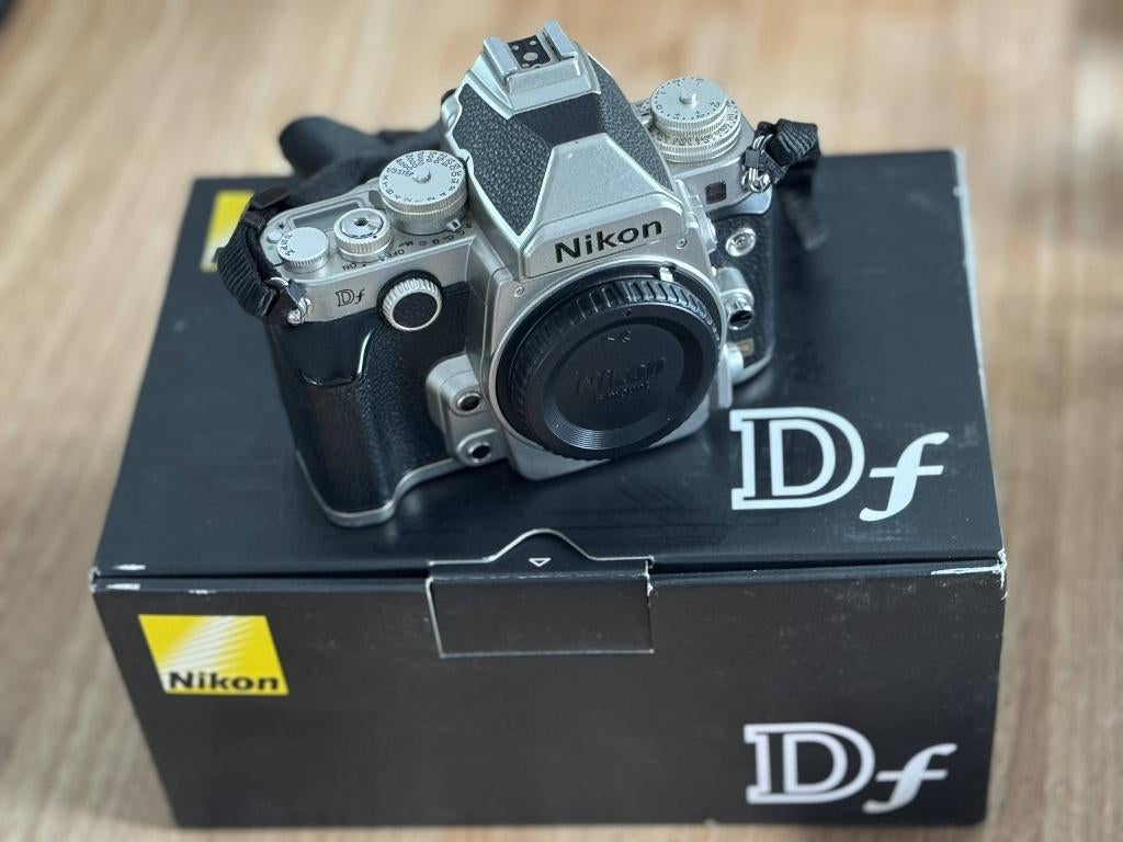 Nikon Df plein format (boîtier seul), Sans zoom optique, Comme neuf, Enlèvement, Nikon