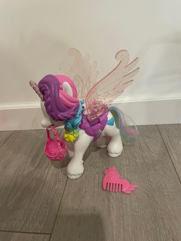 Hatchimals CollEGGtibles - Interactieve Hatchicorn-eenhoorn, Ophalen of Verzenden, Zo goed als nieuw, Met licht